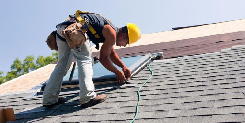 The Major Factors to Consider When Hiring Roofers